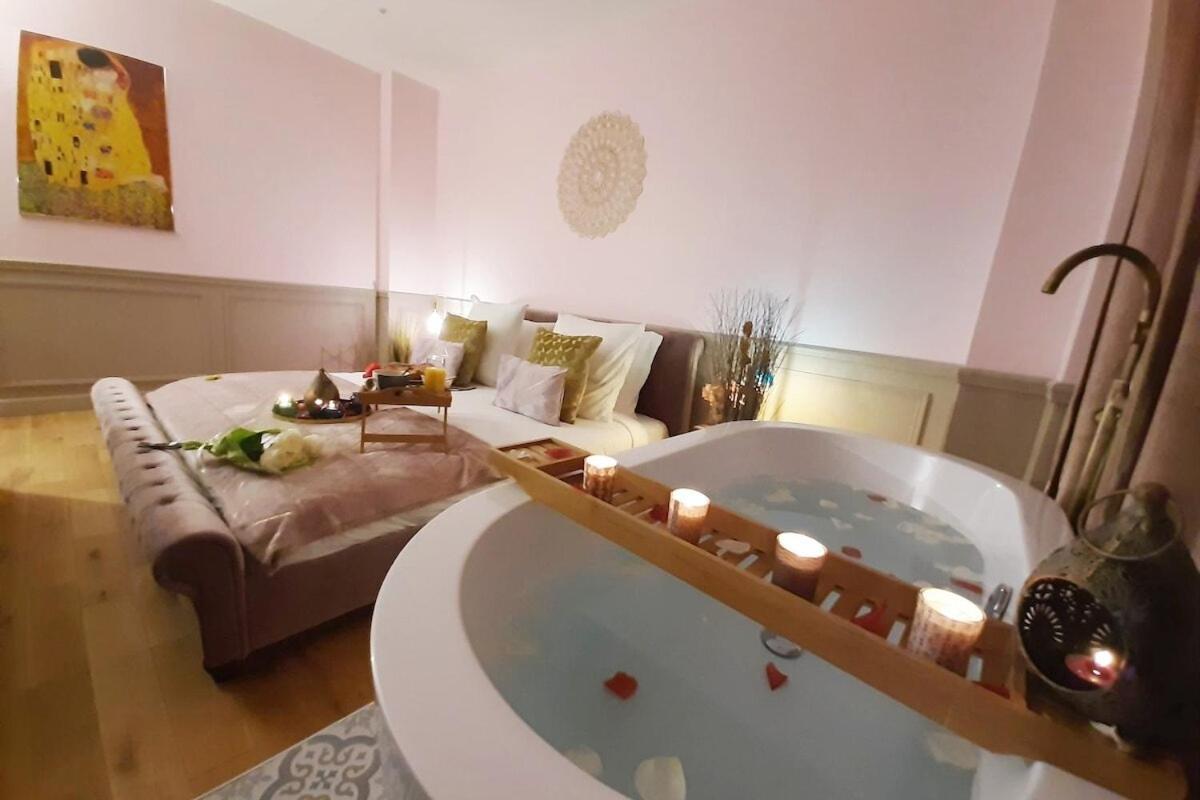 Luxury Republique Parigi